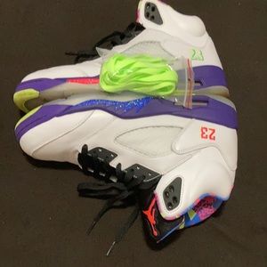 Multi colored sized 10, good condition sneaker.